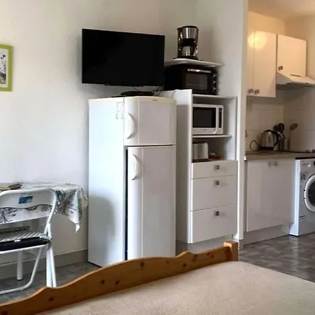 En Rez-de-chaussee Avec Balcon A Proximite Des Thermes En Centre-ville Appartement