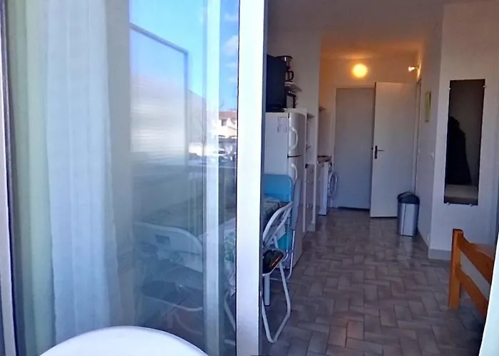 En Rez-de-chaussee Avec Balcon A Proximite Des Thermes En Centre-ville *